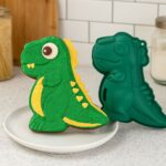 HOME IDEAS Dinosaur Shaped Silicone Cake Mold - Image 2