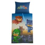 PJ MASKSkids’ bedding set featuring heroes in action.