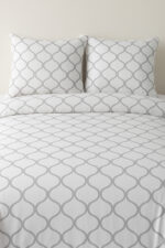 White duvet cover 140x200 , 2 pillows65×65 cm for the pillow. - Image 2